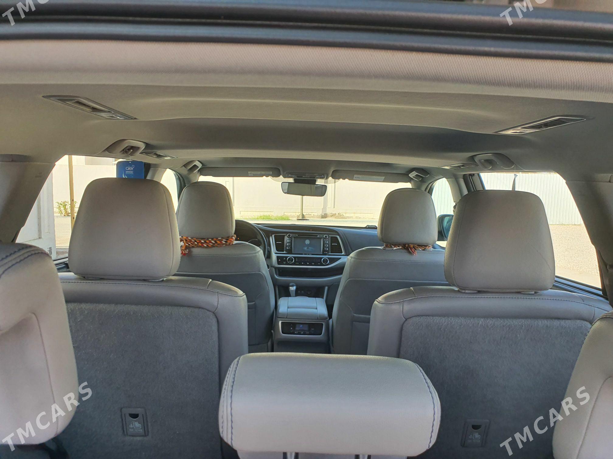 Toyota Highlander 2018 - 520 000 TMT - Мары - img 10