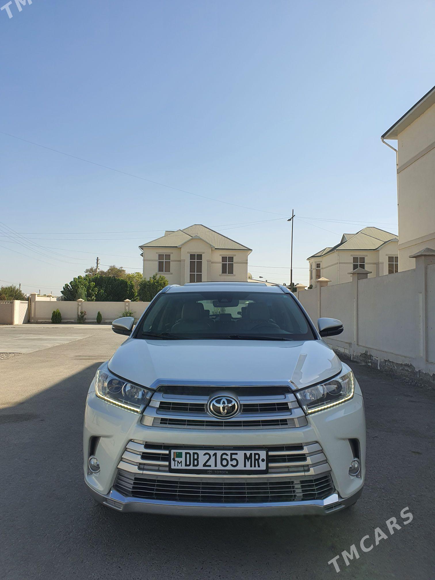 Toyota Highlander 2018 - 520 000 TMT - Мары - img 7