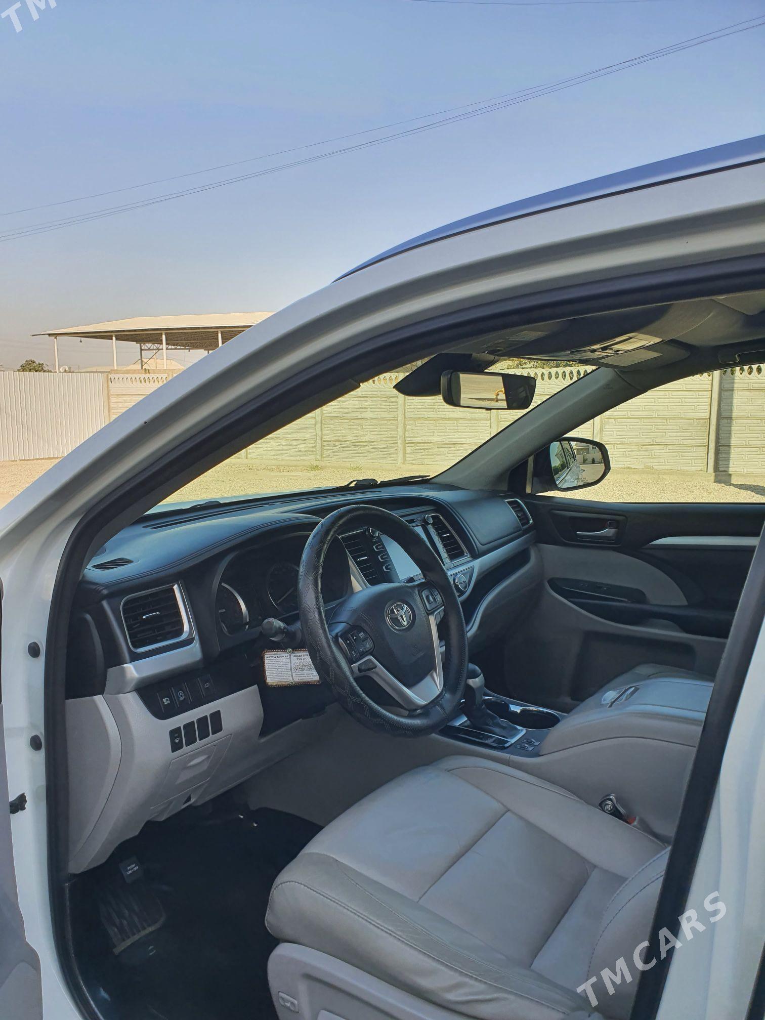 Toyota Highlander 2018 - 520 000 TMT - Мары - img 2