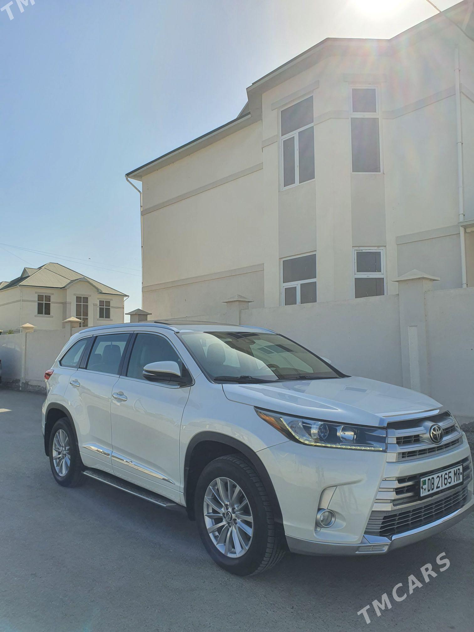 Toyota Highlander 2018 - 520 000 TMT - Мары - img 8