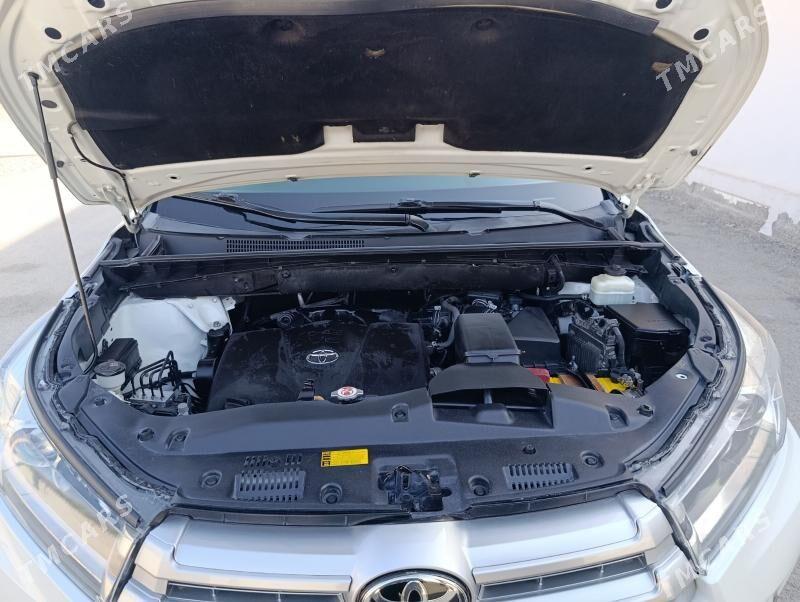 Toyota Highlander 2018 - 520 000 TMT - Мары - img 4