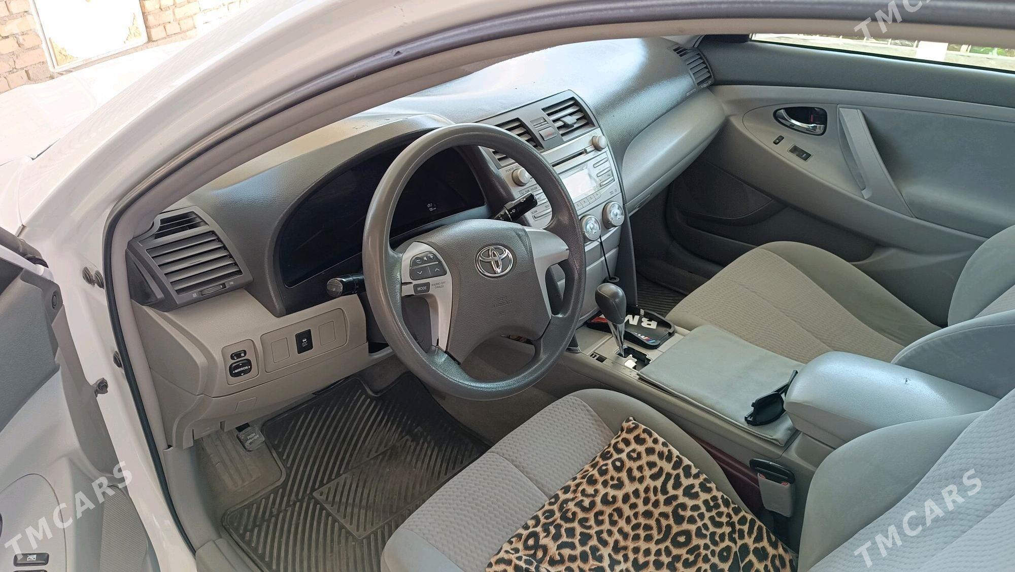 Toyota Camry 2009 - 180 000 TMT - Этрек - img 3