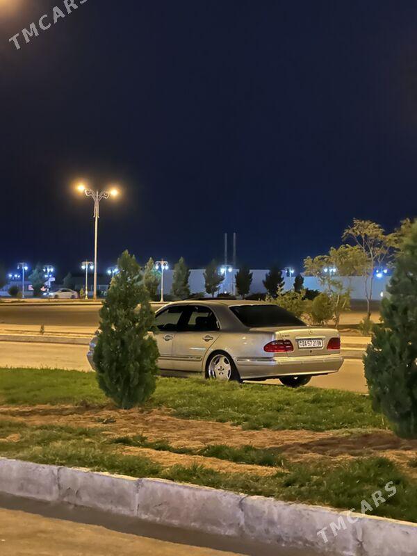 Mercedes-Benz E320 2000 - 130 000 TMT - Balkanabat - img 1