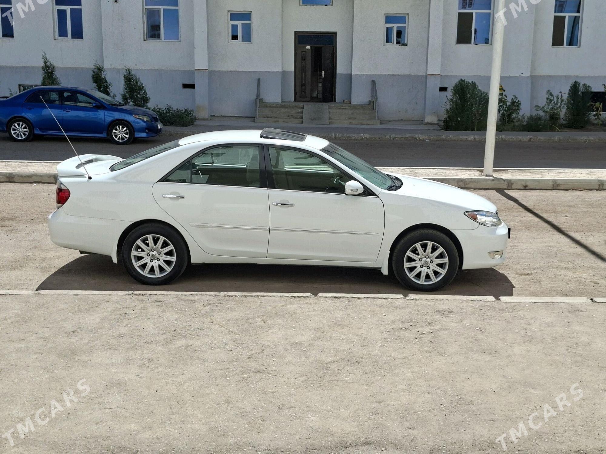 Toyota Camry 2003 - 180 000 TMT - Дашогуз - img 2