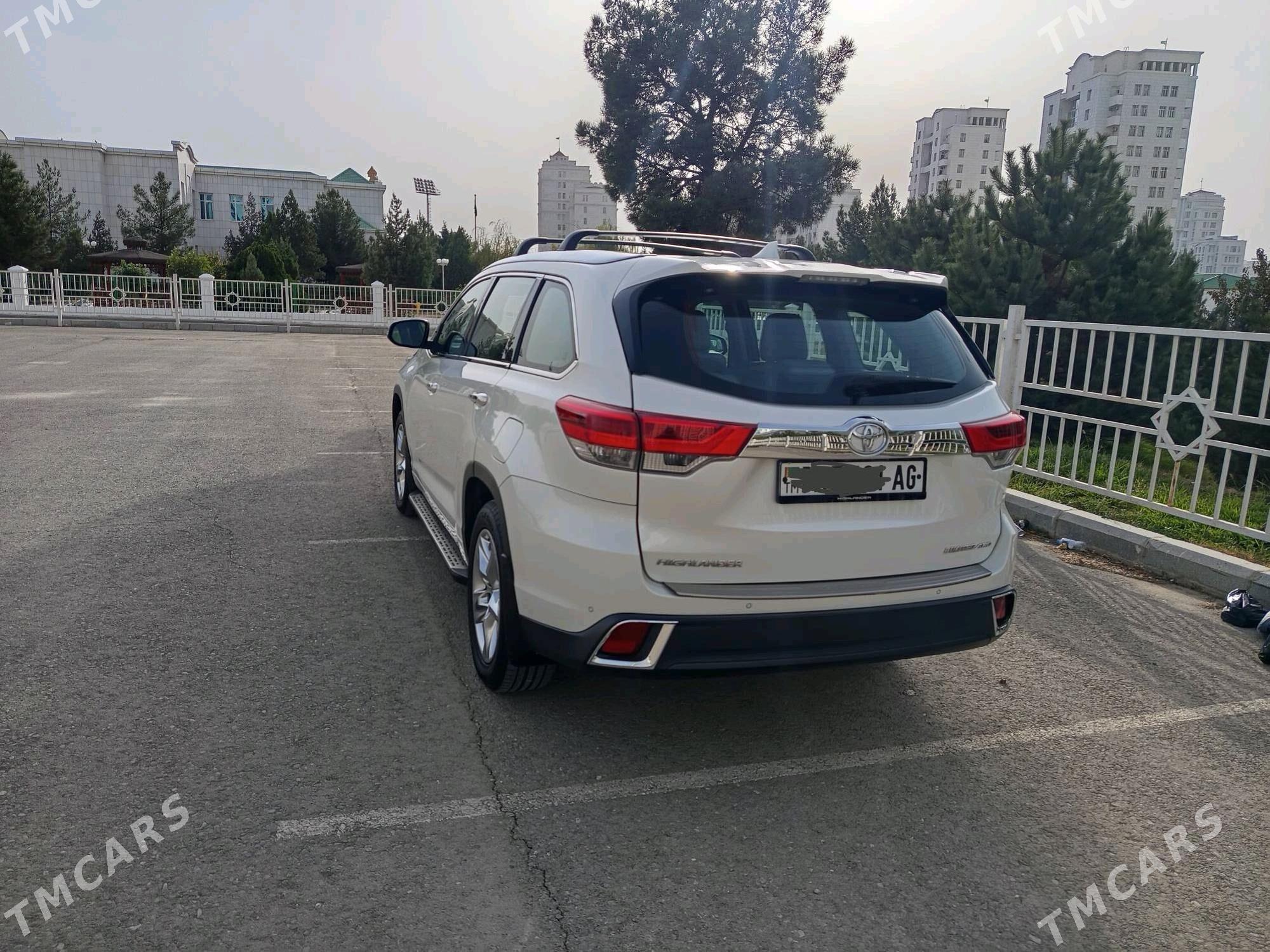 Toyota Highlander 2018 - 490 000 TMT - Ашхабад - img 3