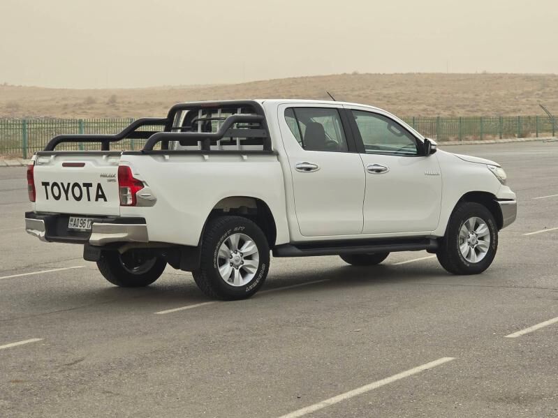 Toyota Hilux 2016 - 465 000 TMT - Ашхабад - img 2