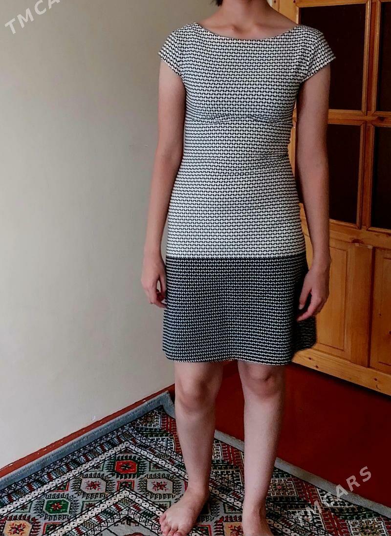 Короткое платье - 10 мкр - img 4