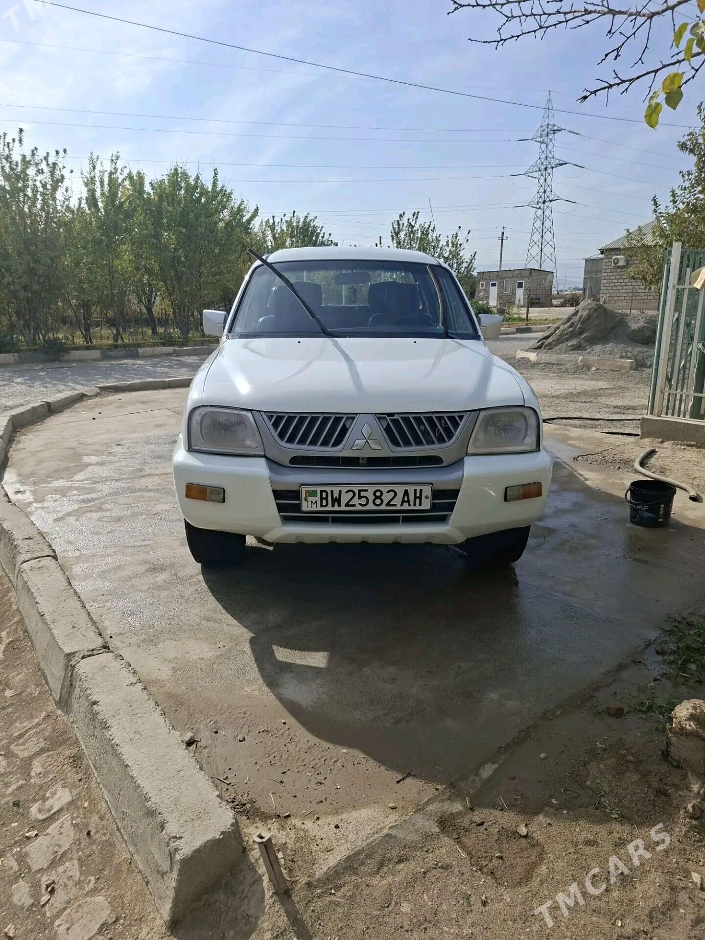 Mitsubishi L200 2006 - 95 000 TMT - Ak bugdaý etraby - img 1