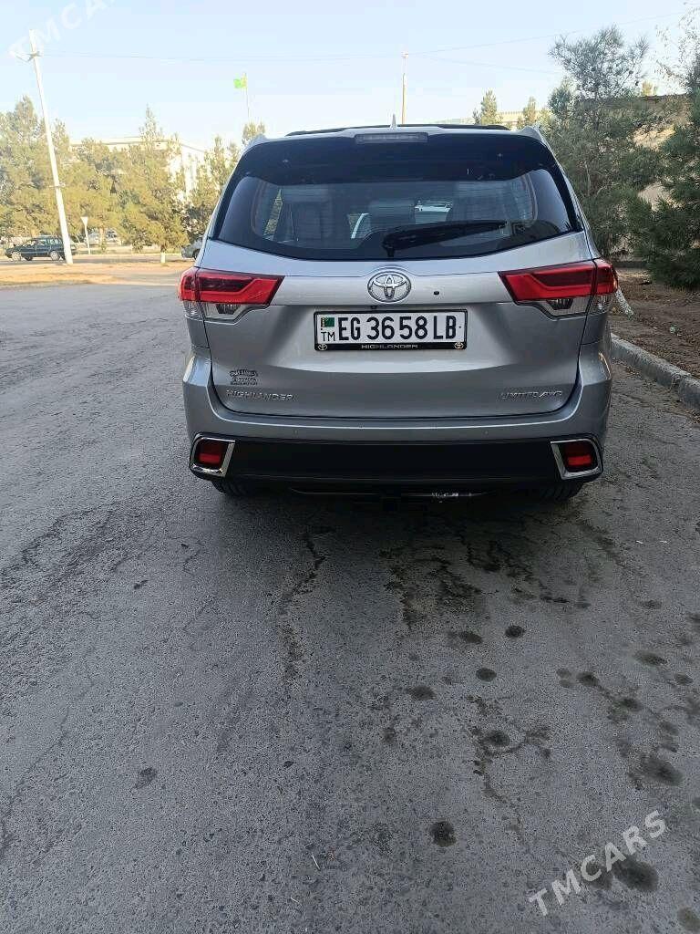 Toyota Highlander 2018 - 460 000 TMT - Türkmenabat - img 2