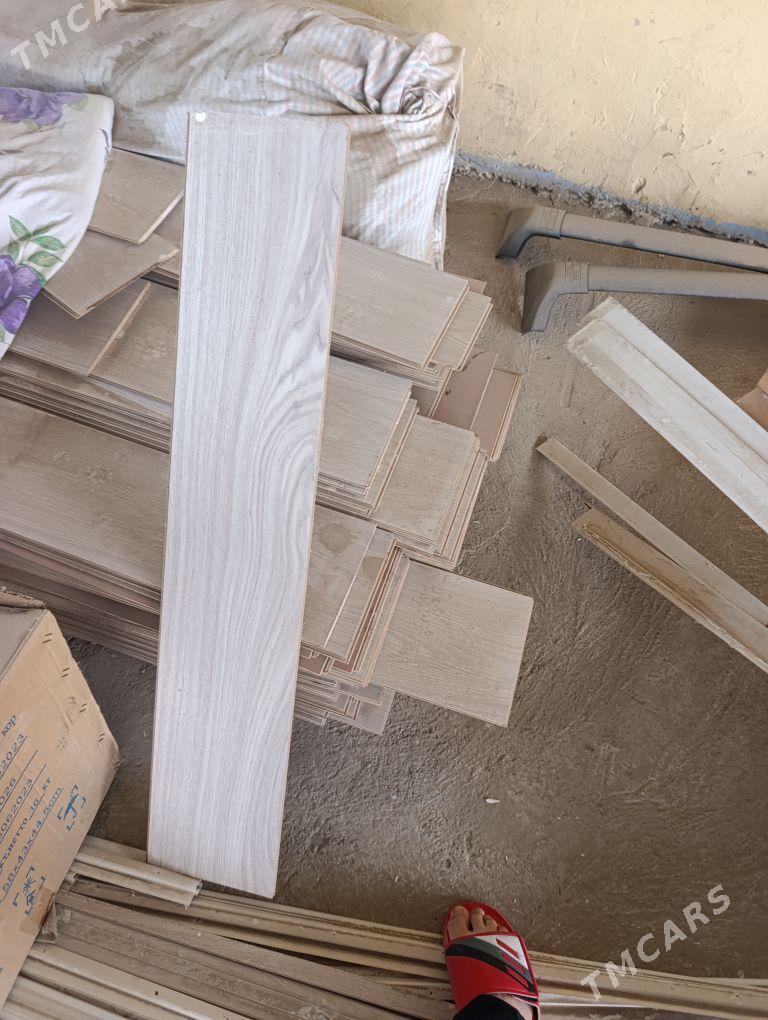 Laminat - Хитровка - img 2