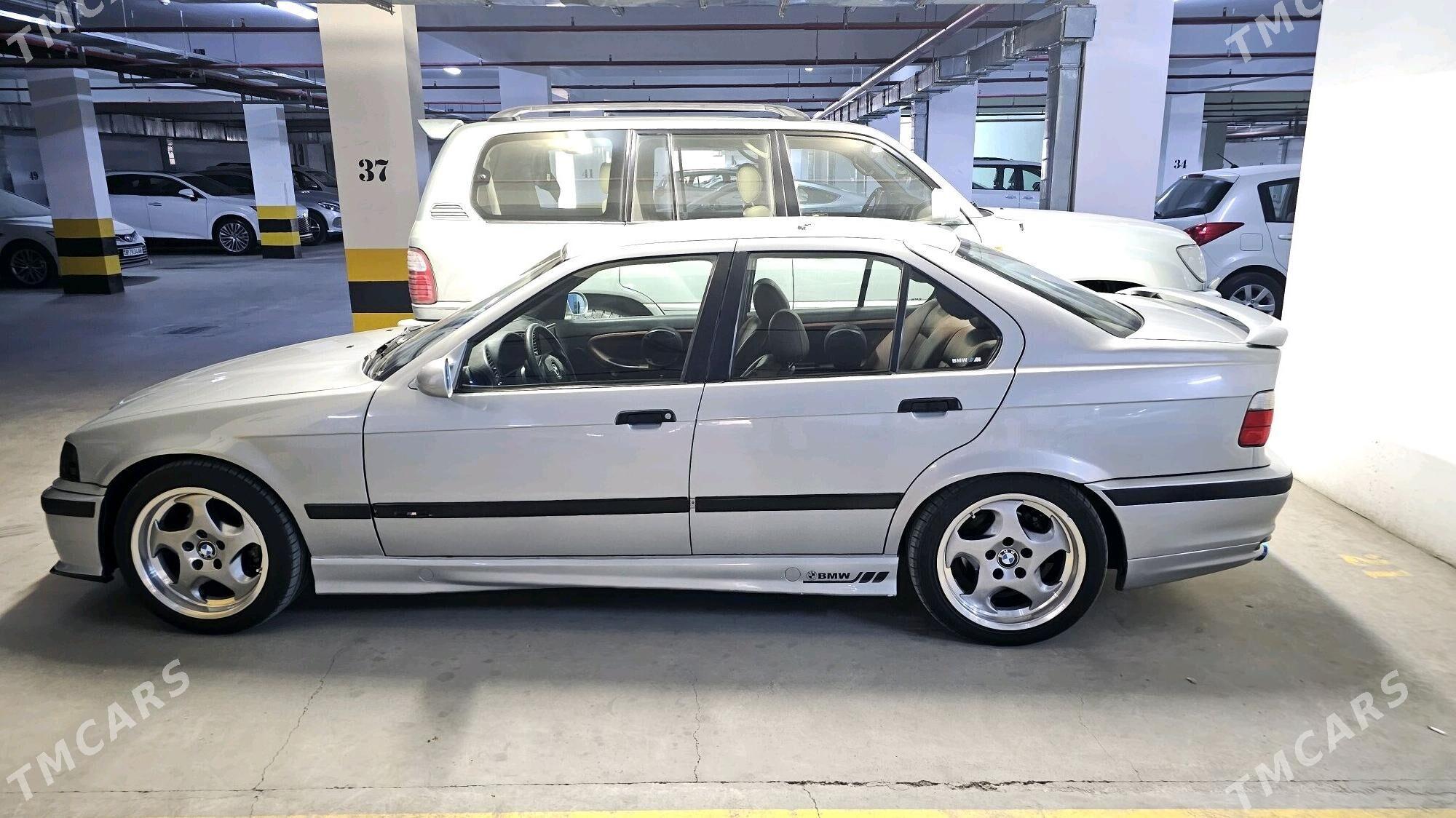 BMW 3 Series 1994 - 77 000 TMT - Hitrowka - img 1