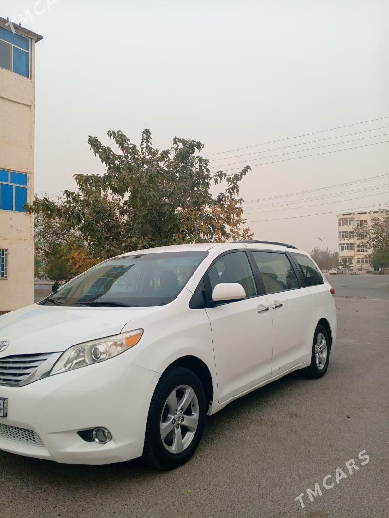 Toyota Sienna 2012 - 310 000 TMT - Ашхабад - img 4