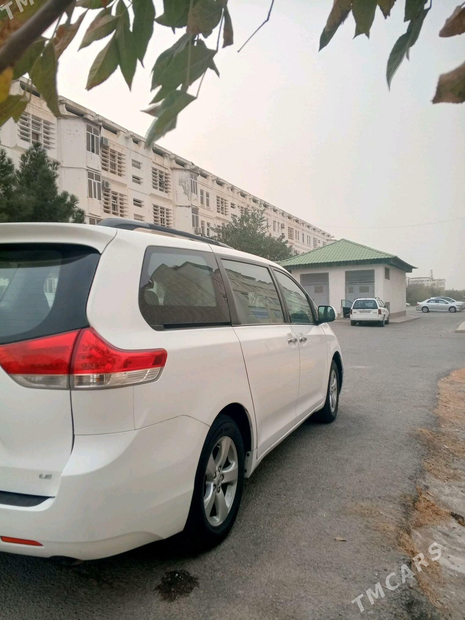 Toyota Sienna 2012 - 310 000 TMT - Ашхабад - img 5