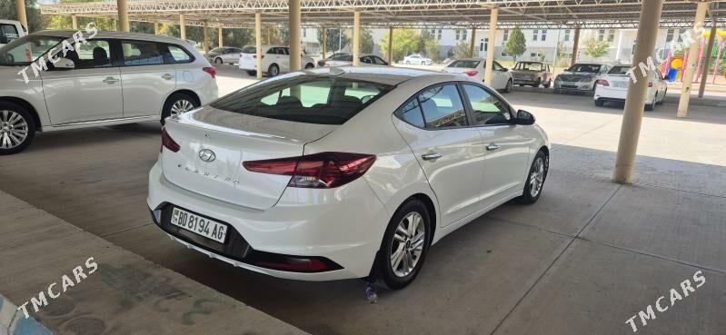 Hyundai Elantra 2020 - 189 000 TMT - Кëши - img 2
