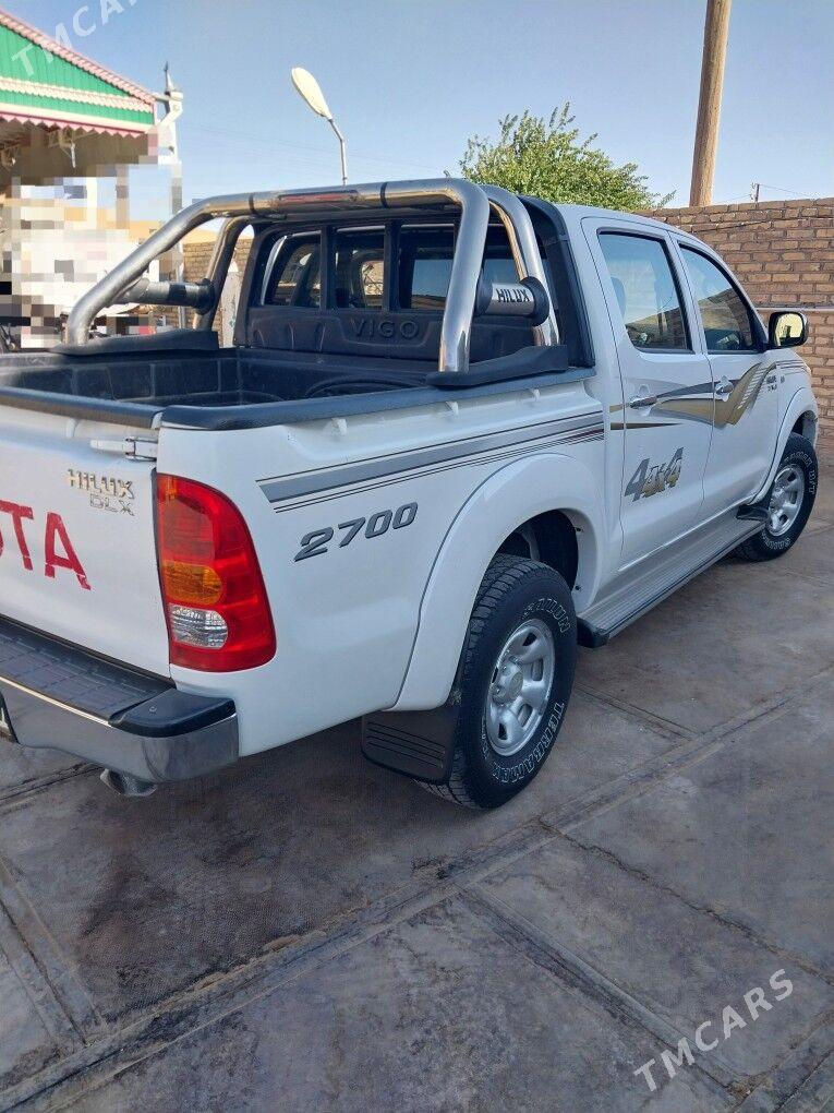 Toyota Hilux 2010 - 300 000 TMT - Мары - img 2