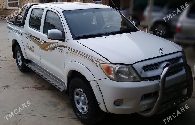 Toyota Hilux 2010 - 300 000 TMT - Мары - img 7