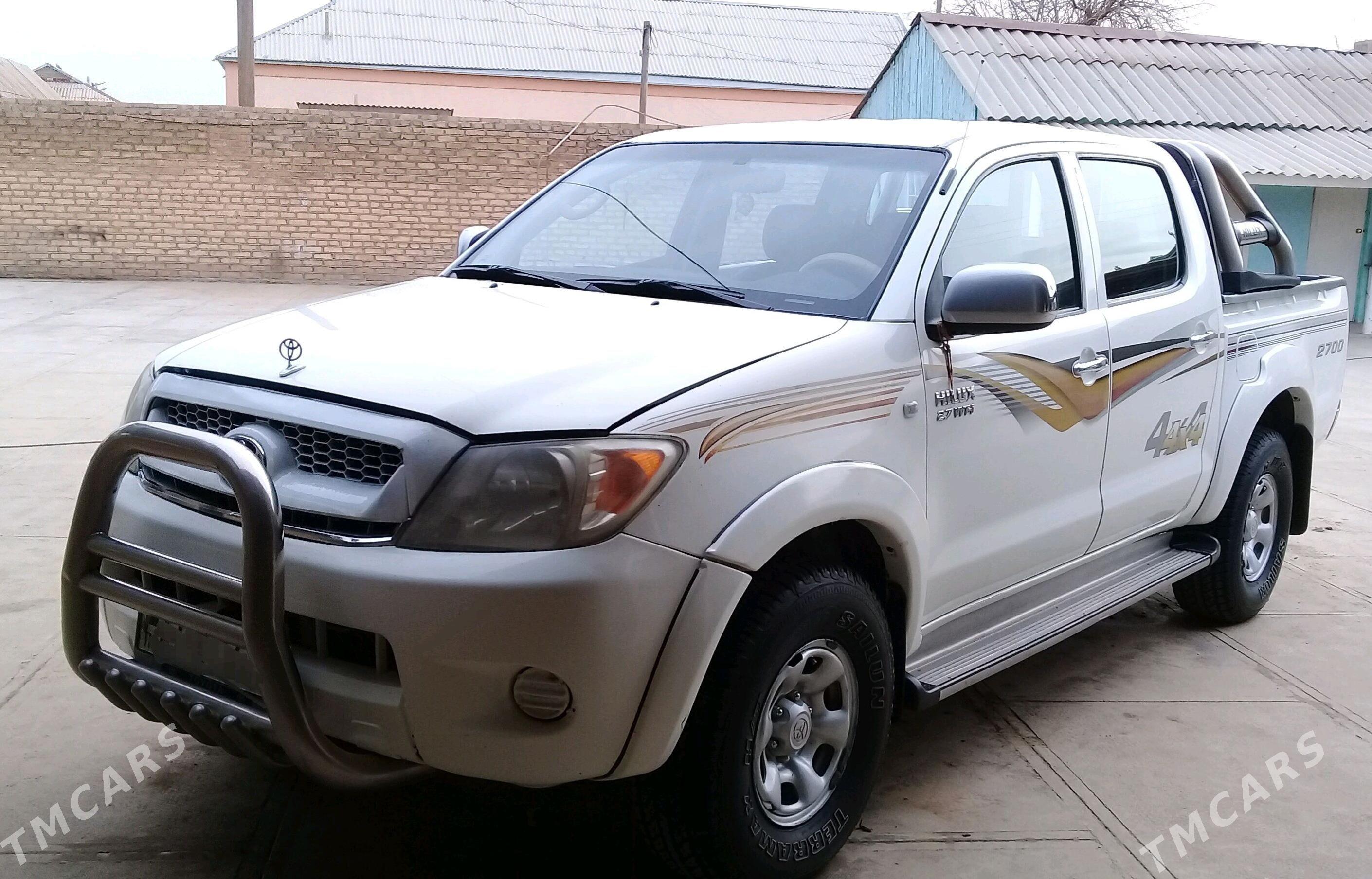 Toyota Hilux 2010 - 300 000 TMT - Мары - img 6