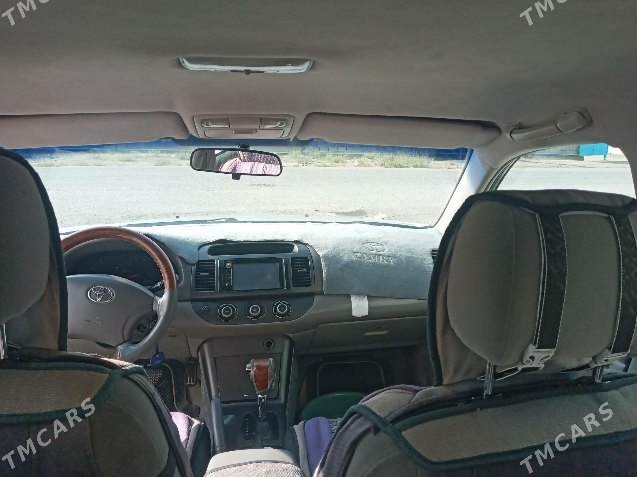 Toyota Camry 2004 - 170 000 TMT - Büzmeýin - img 9