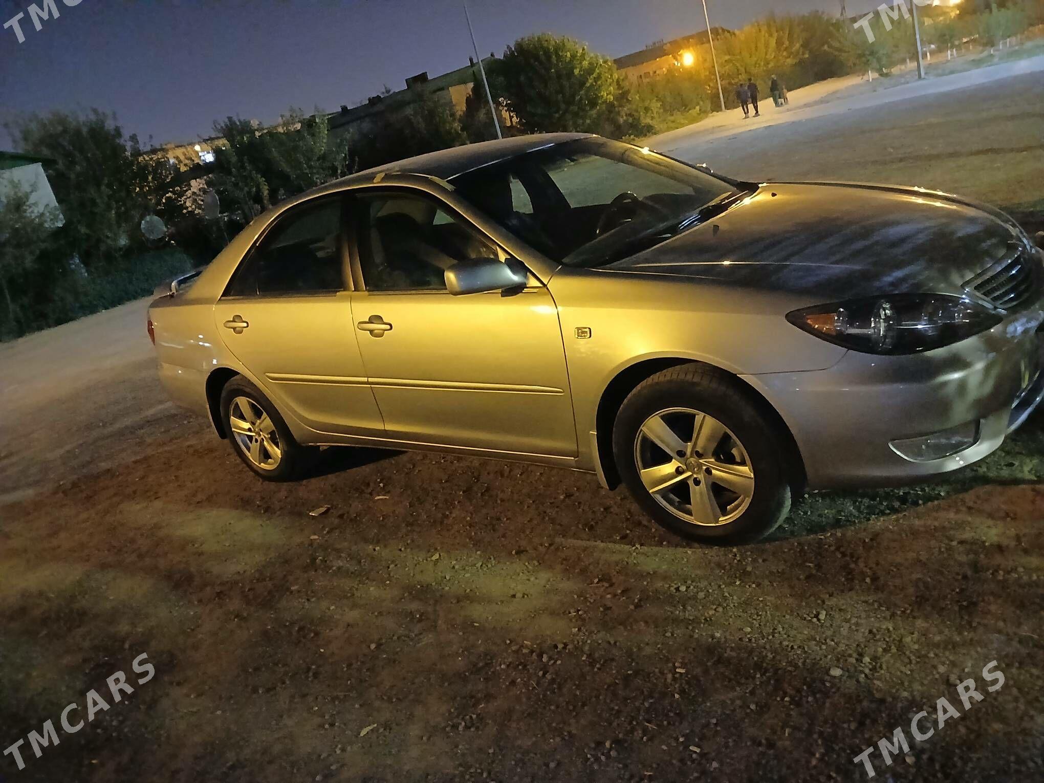 Toyota Camry 2004 - 170 000 TMT - Büzmeýin - img 8