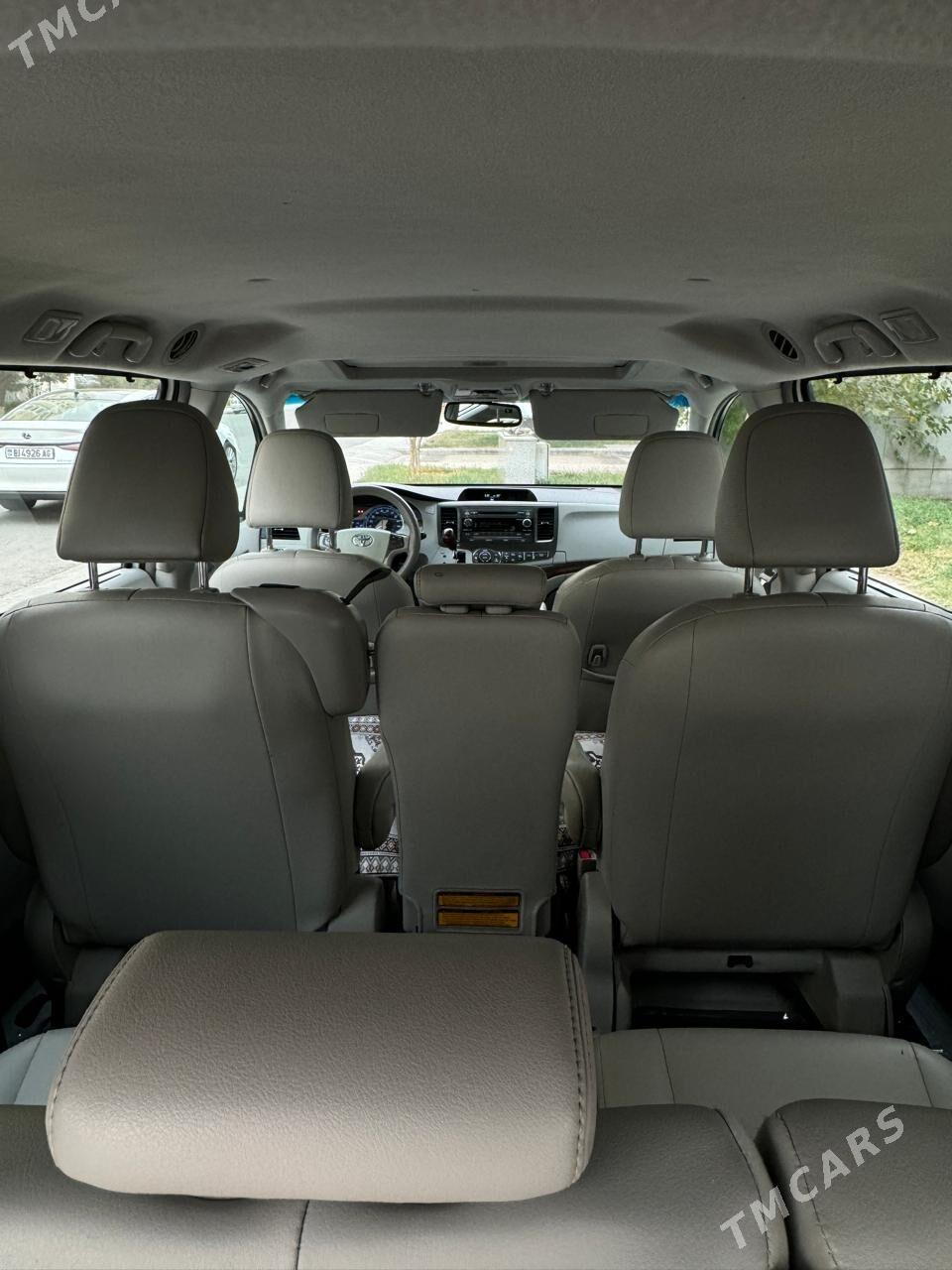 Toyota Sienna 2011 - 348 000 TMT - 6 мкр - img 4