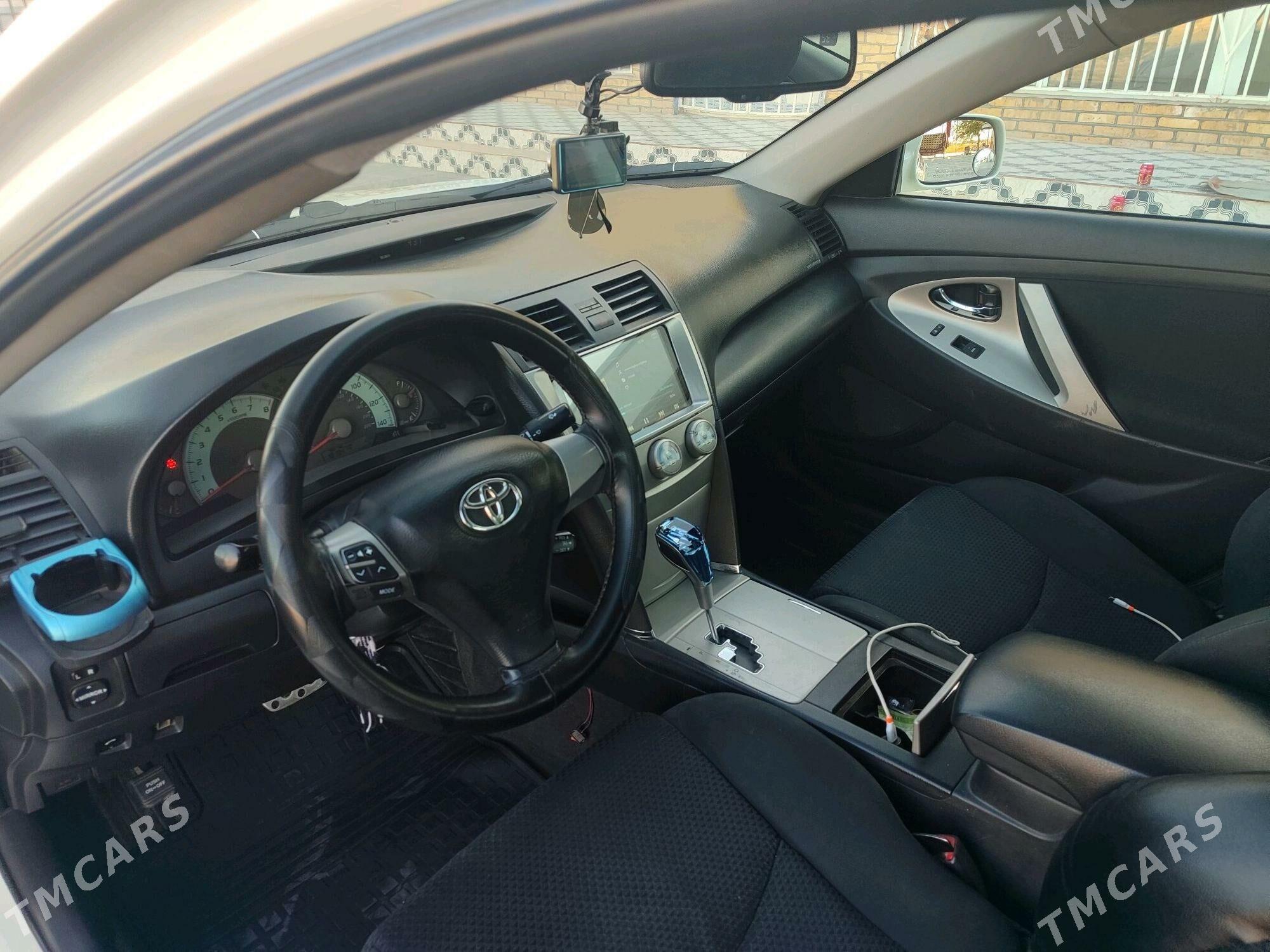 Toyota Camry 2010 - 200 000 TMT - Baýramaly - img 6