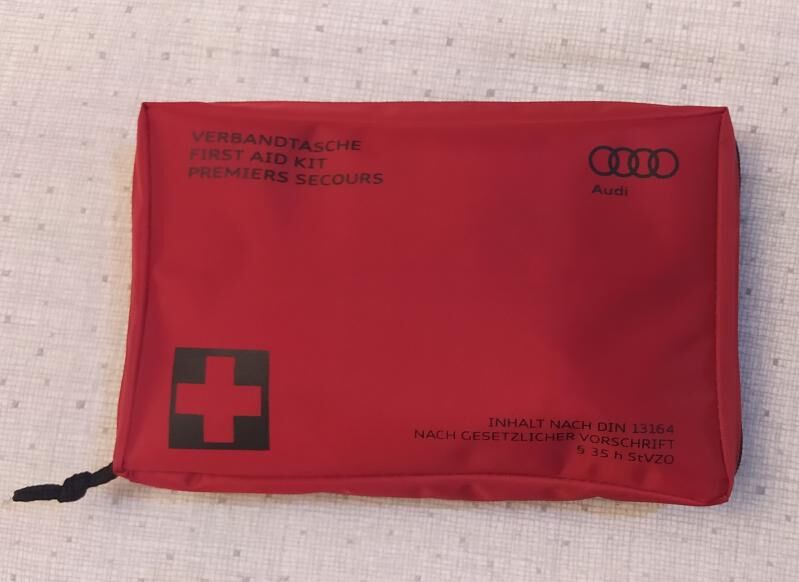 Аптечка Original Audi 300 TMT - Aşgabat - img 1