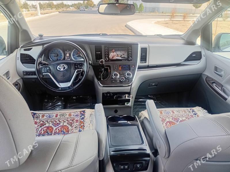 Toyota Sienna 2018 - 395 000 TMT - Ашхабад - img 5