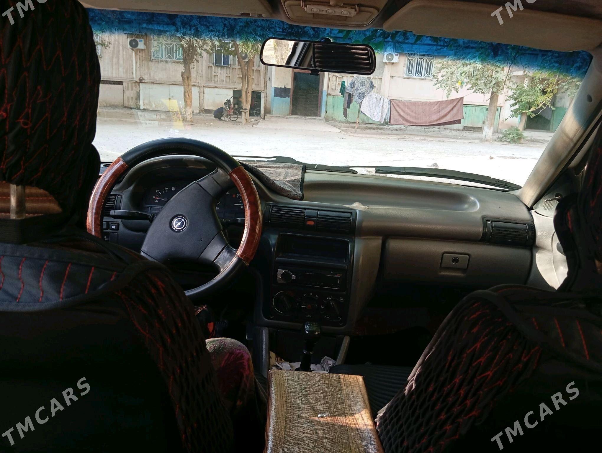 Opel Astra 1992 - 30 000 TMT - Mary - img 2