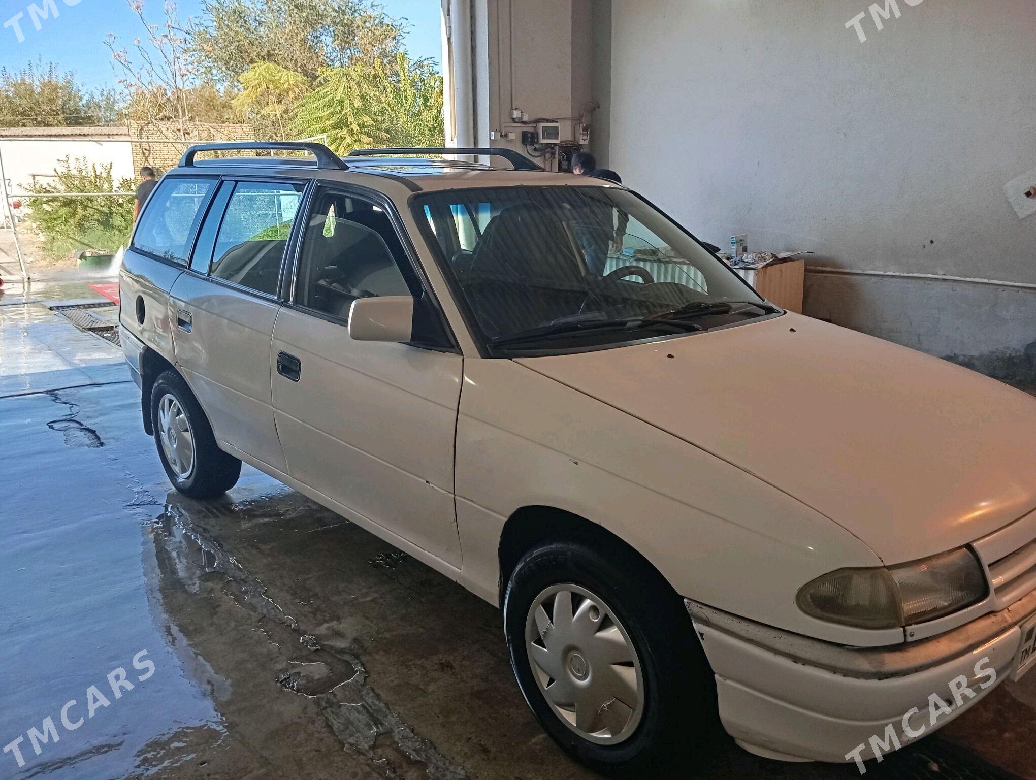 Opel Astra 1992 - 30 000 TMT - Mary - img 3