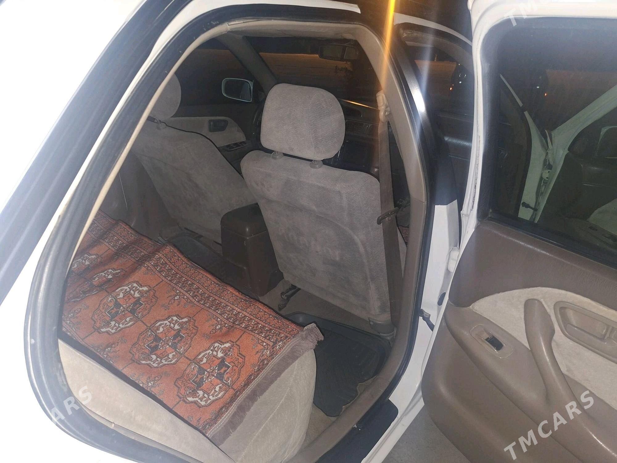 Toyota Camry 1999 - 112 000 TMT - Halaç - img 3