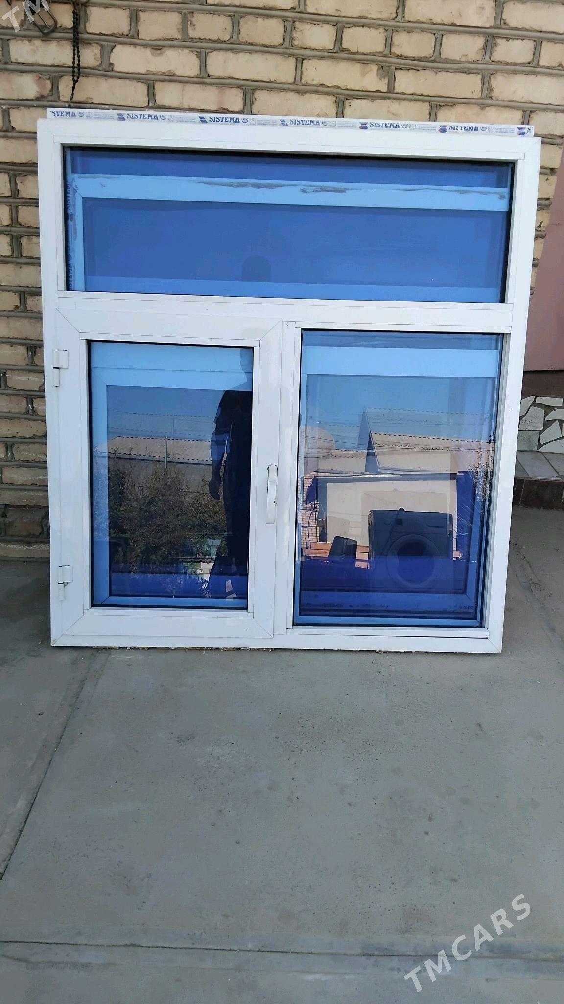 Plastik okno we agac gapy - Мургап - img 1