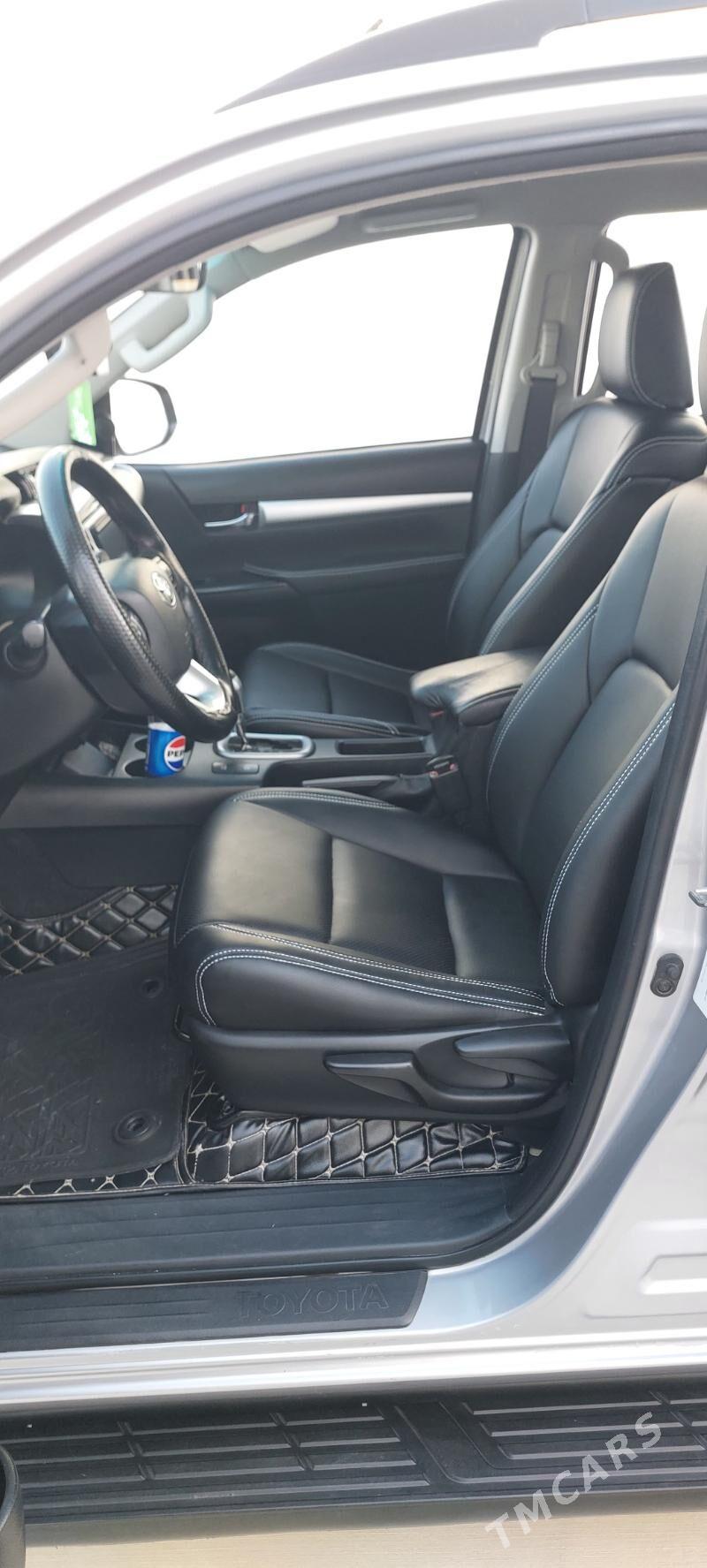 Toyota Hilux 2017 - 520 000 TMT - Bäherden - img 9