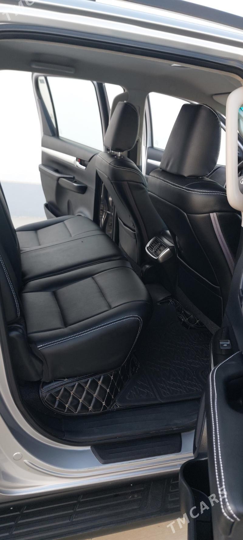 Toyota Hilux 2017 - 520 000 TMT - Bäherden - img 10