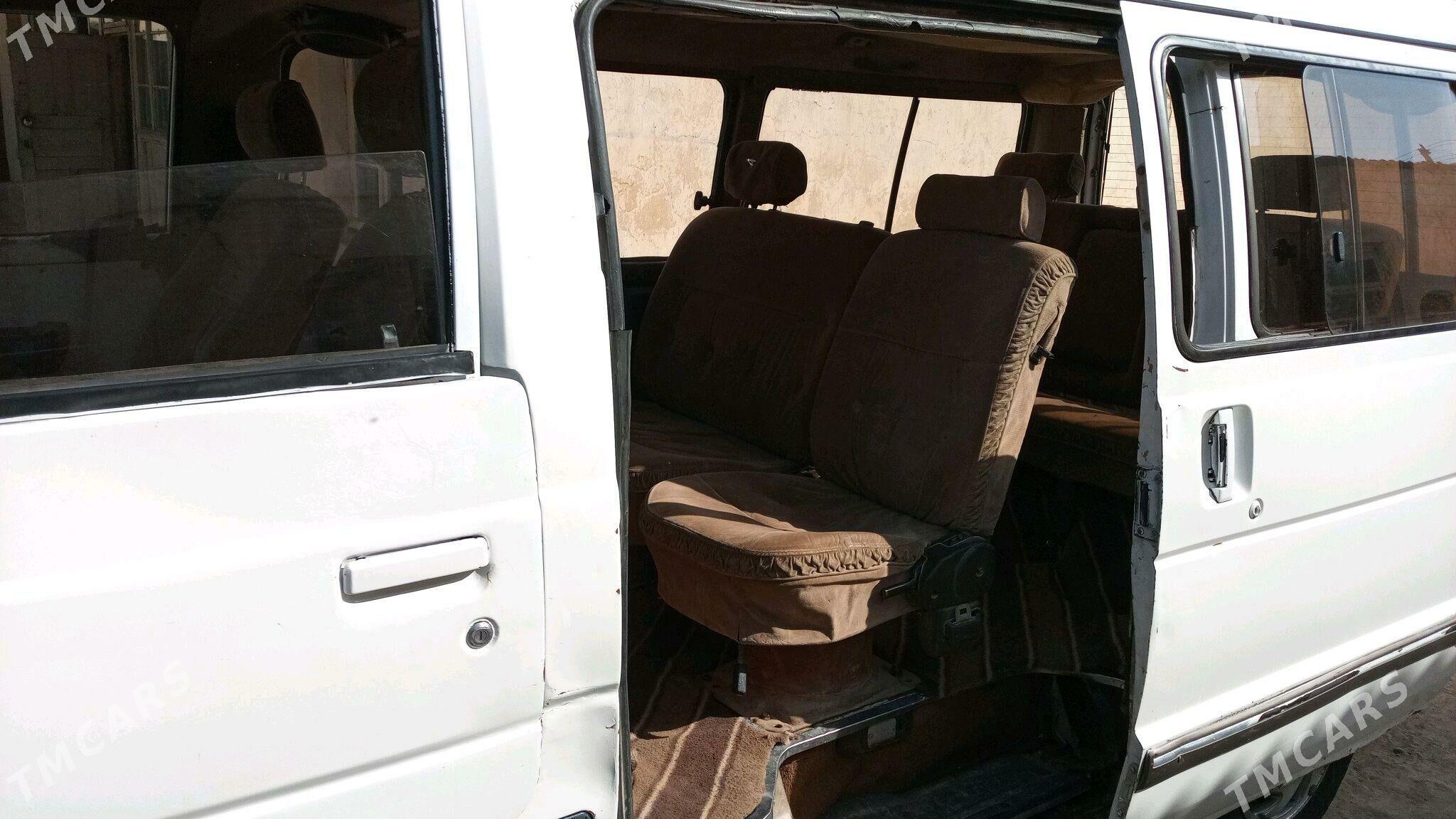 Toyota Hiace 1988 - 30 000 TMT - Векильбазар - img 5