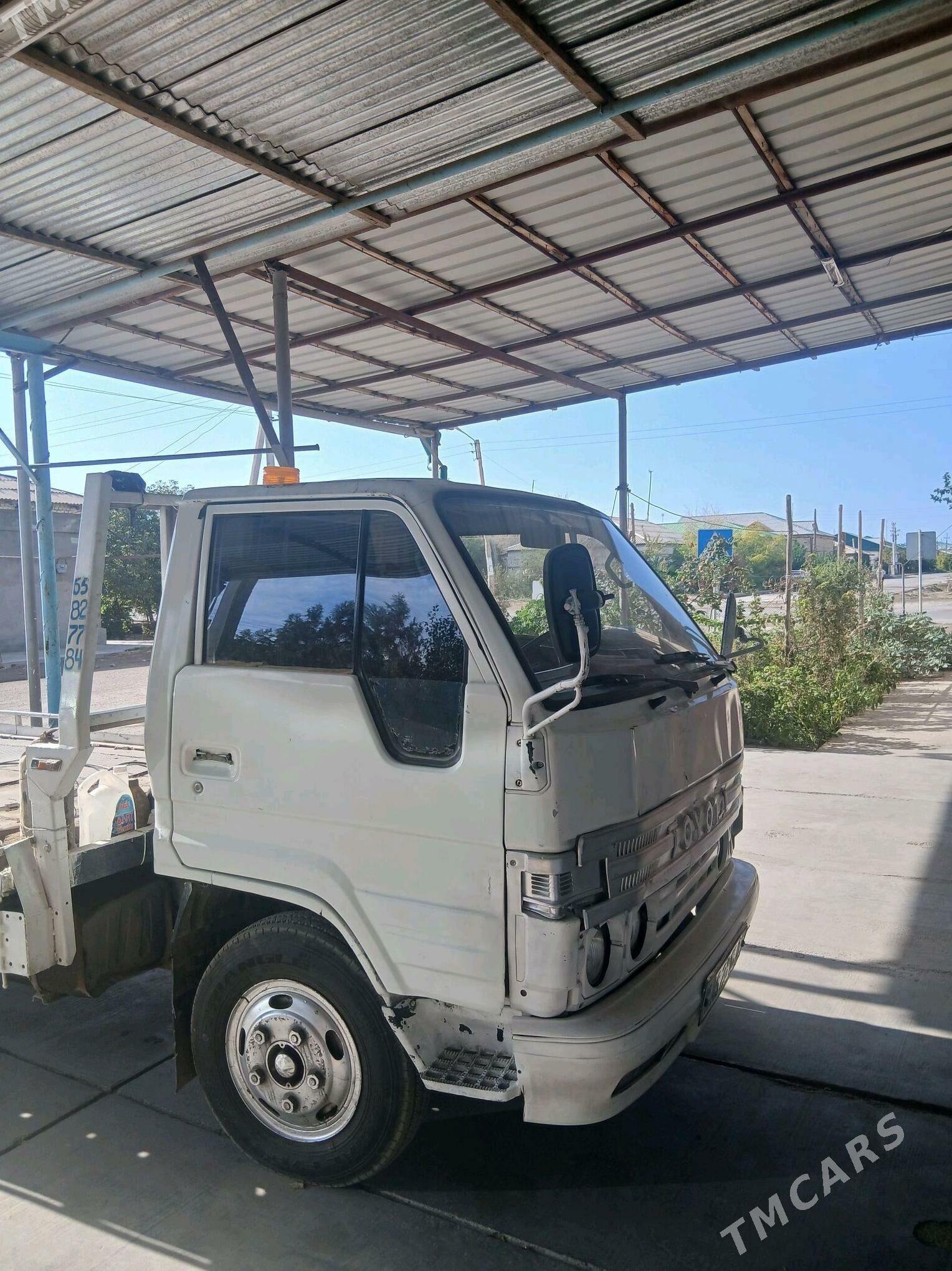 Toyota Dyna 1995 - 130 000 TMT - Daşoguz - img 3