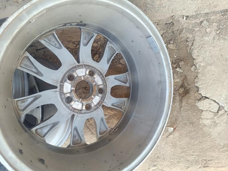 Toyota Sienna diska 2 000 TMT - Garagum etraby - img 2