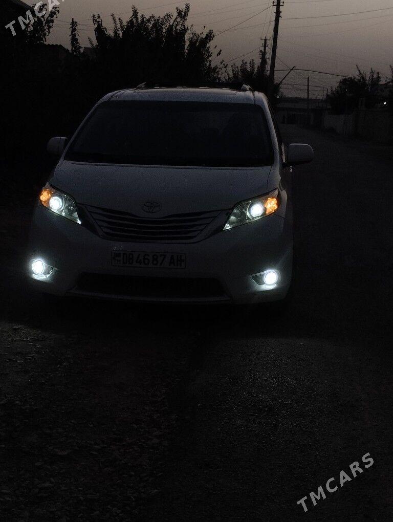 Toyota Sienna 2011 - 300 000 TMT - Tejen - img 2