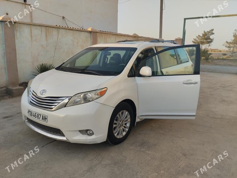 Toyota Sienna 2011 - 300 000 TMT - Tejen - img 7