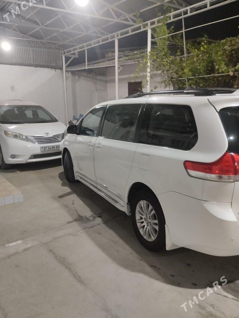 Toyota Sienna 2011 - 300 000 TMT - Tejen - img 6