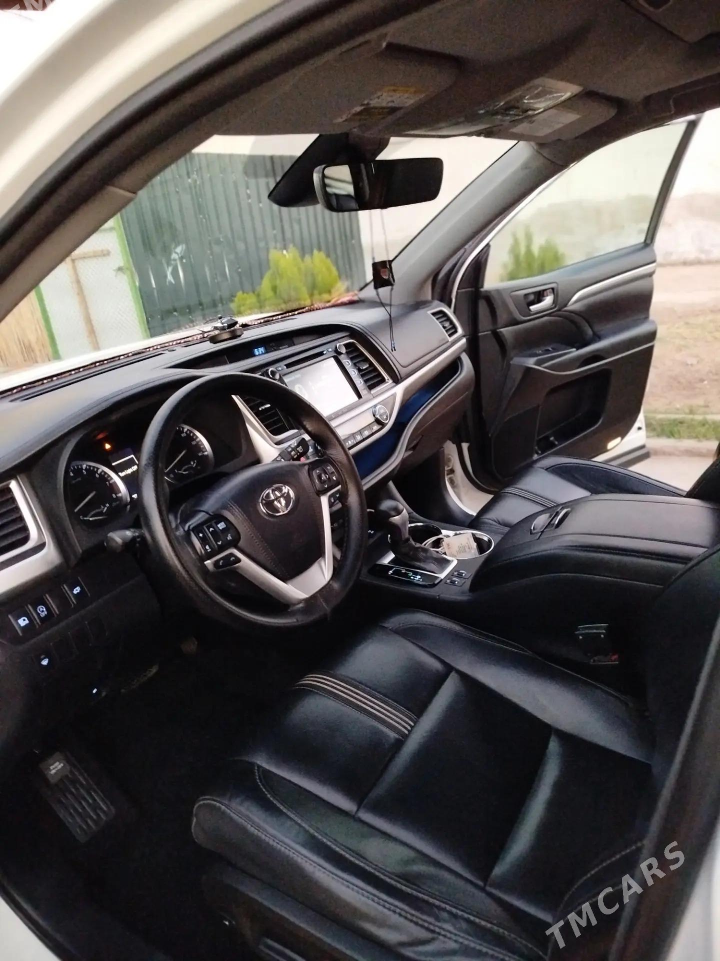 Toyota Highlander 2018 - 500 000 TMT - Дашогуз - img 2