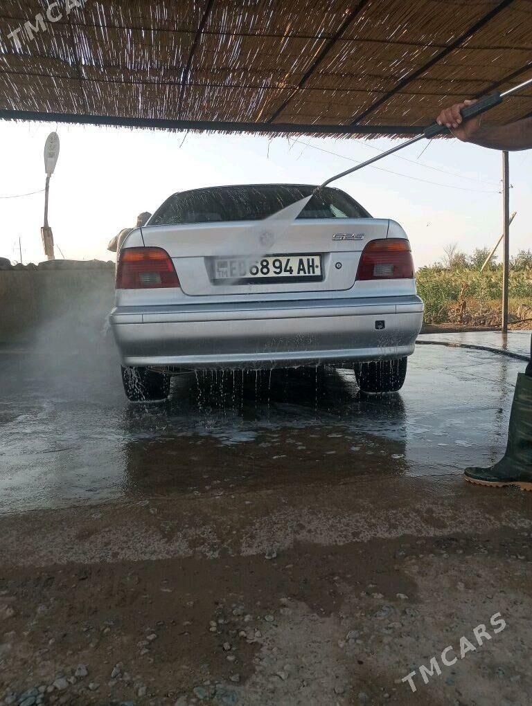 BMW 525 2001 - 120 000 TMT - Sarahs - img 2