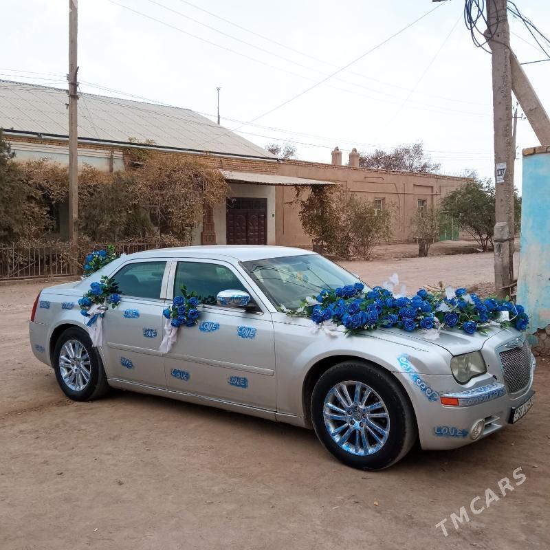 Chrysler 300C 2006 - 100 000 TMT - Гурбансолтан Едже - img 3
