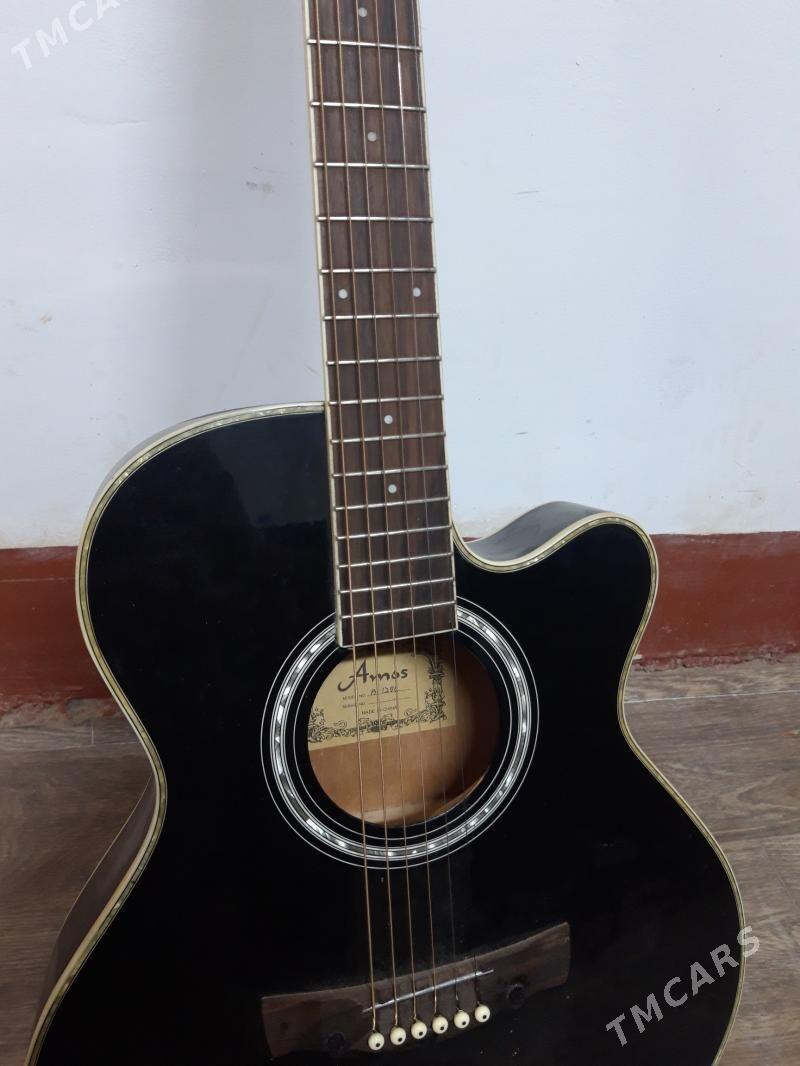 acustic gitara - Ýaşlyk - img 1