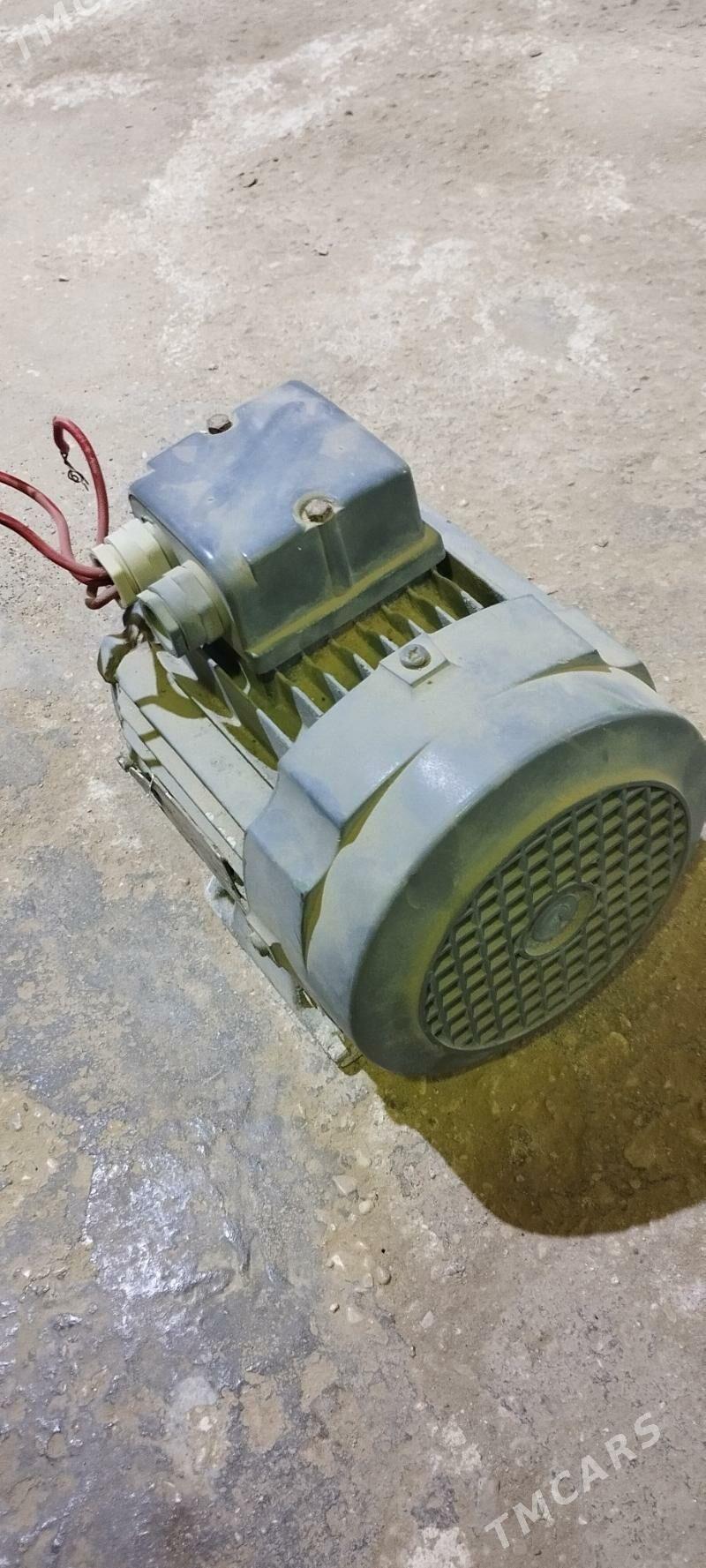 Elektrodwitel(mator) - Балканабат - img 1