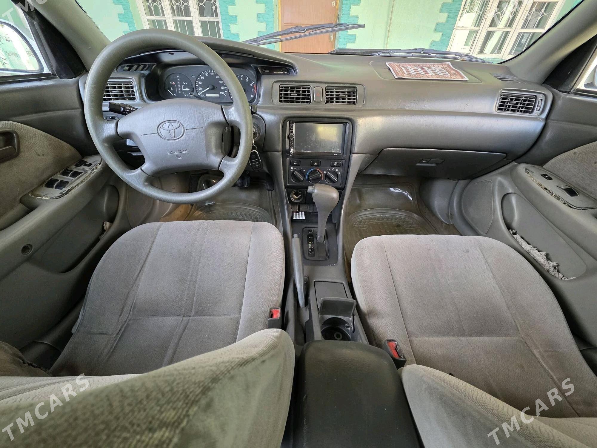 Toyota Camry 2001 - 120 000 TMT - Kaka - img 4