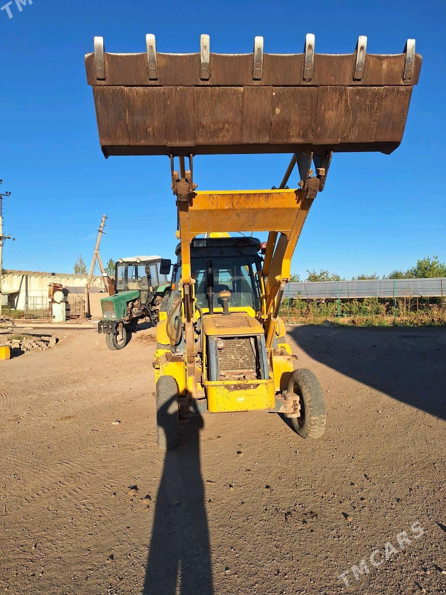 JCB ICX 2011 - 250 000 TMT - Gurbansoltan Eje - img 1