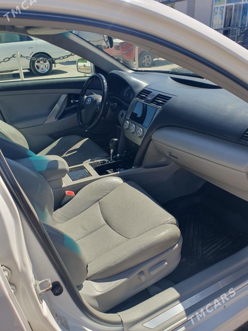 Toyota Camry 2010 - 210 000 TMT - Байрамали - img 4