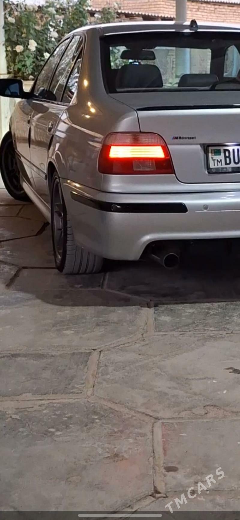 BMW E39 2001 - 135 000 TMT - Tejen - img 1