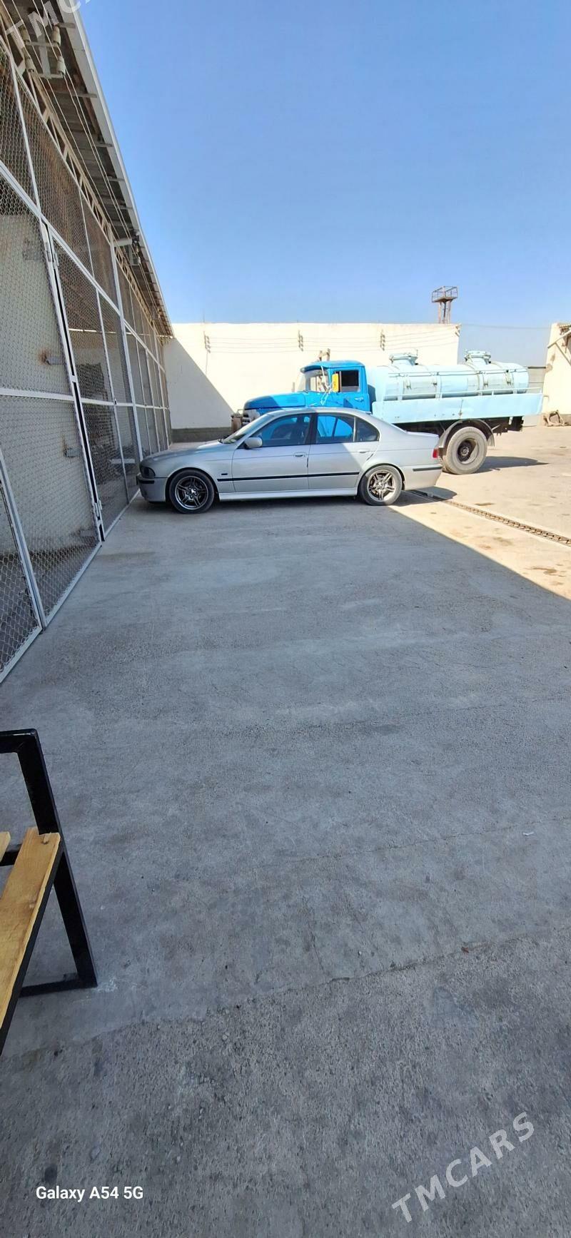 BMW E39 2001 - 135 000 TMT - Tejen - img 7