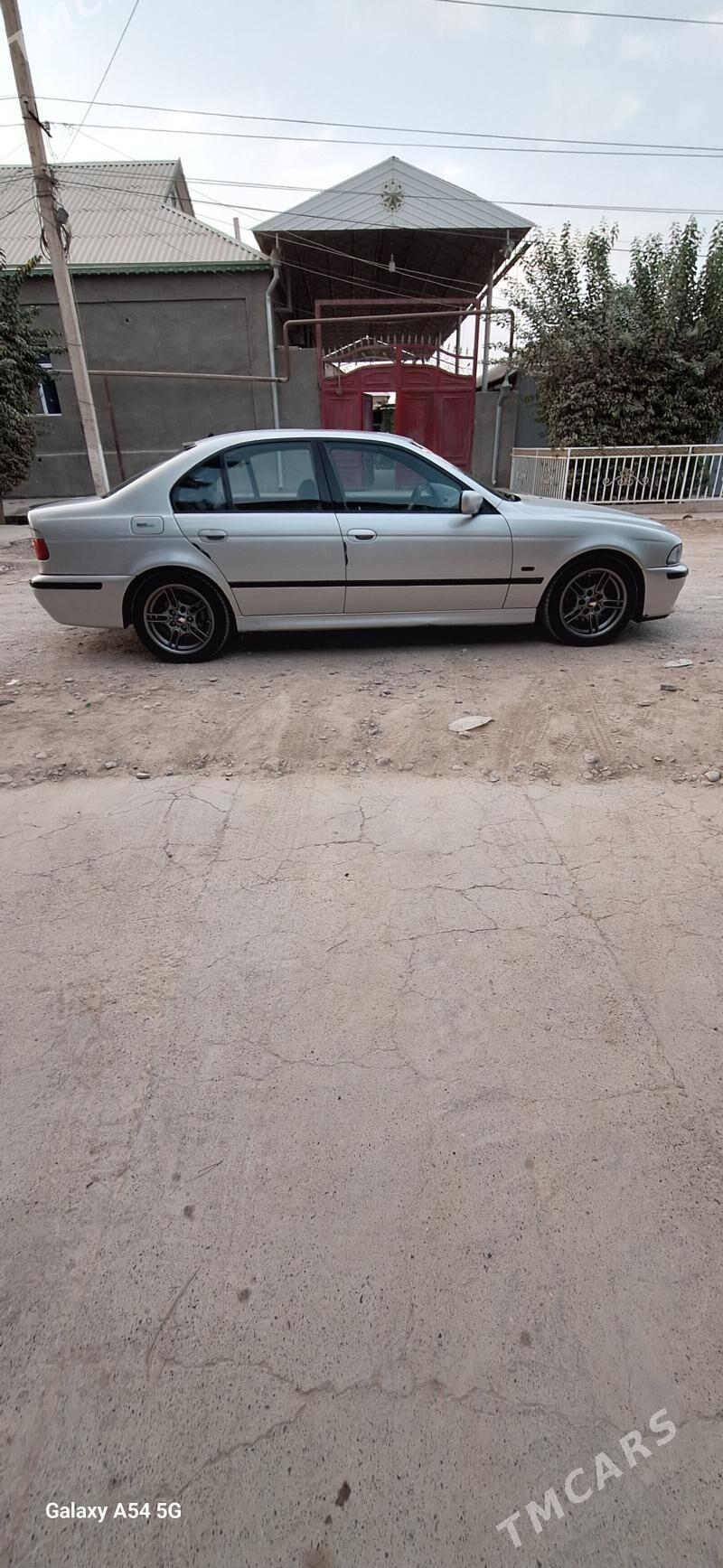 BMW E39 2001 - 135 000 TMT - Tejen - img 4